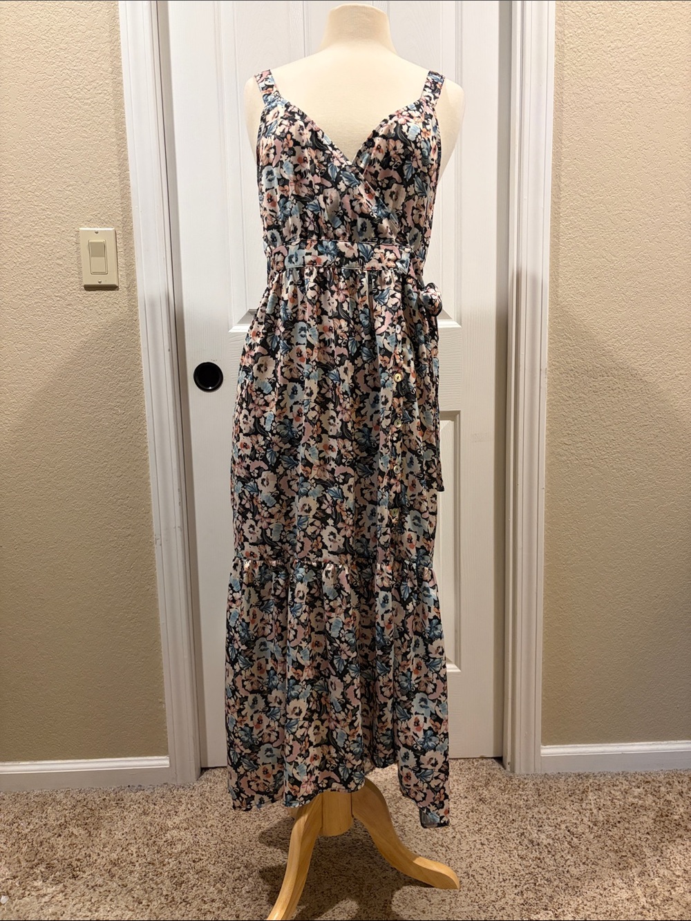 Saltwater Luxe Floral Sleeveless Maxi Dress like new L with adjustable straps